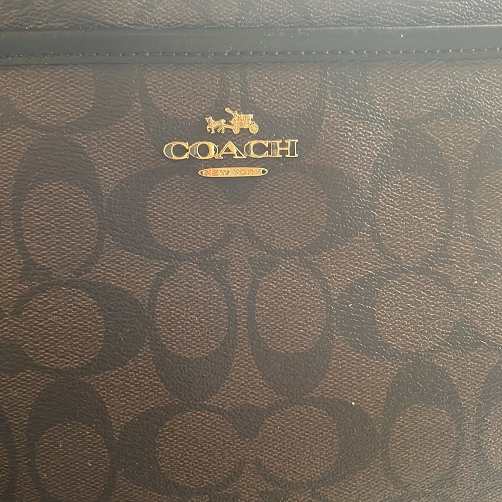 Brand new without tags includes wristlet - Picture 2 of 3